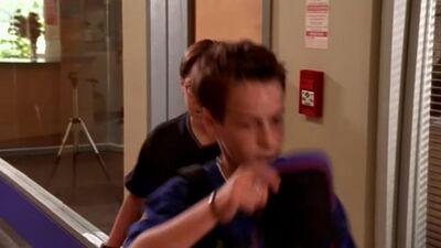 frame_032.jpg